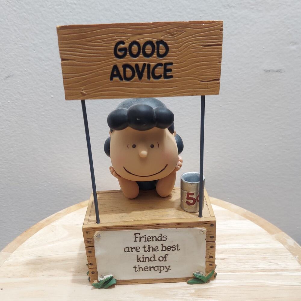 Hallmark Peanuts Lucy Good Advice Booth Friends Therapy Figurine 2010